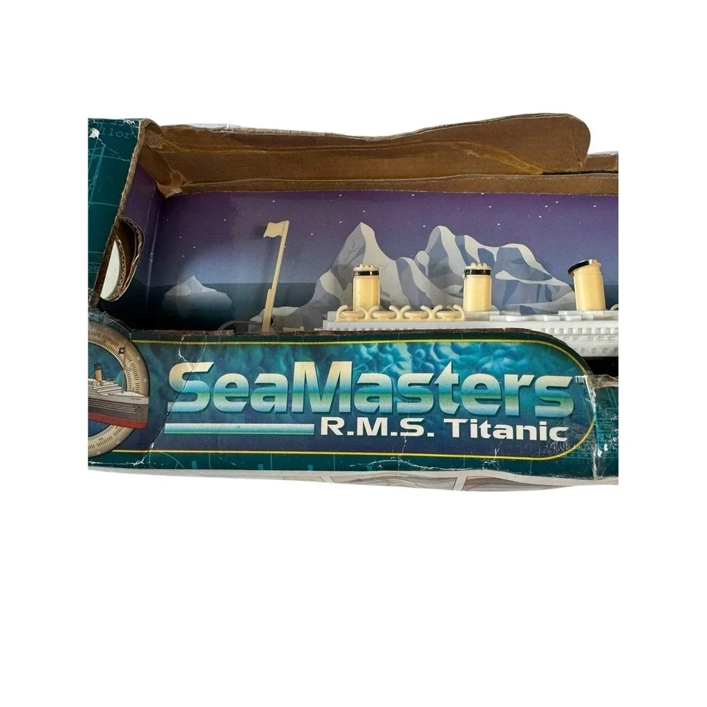 Vintage Seamasters R.M.S Titanic rare Battery Operated Ship Toy New Damaged Box